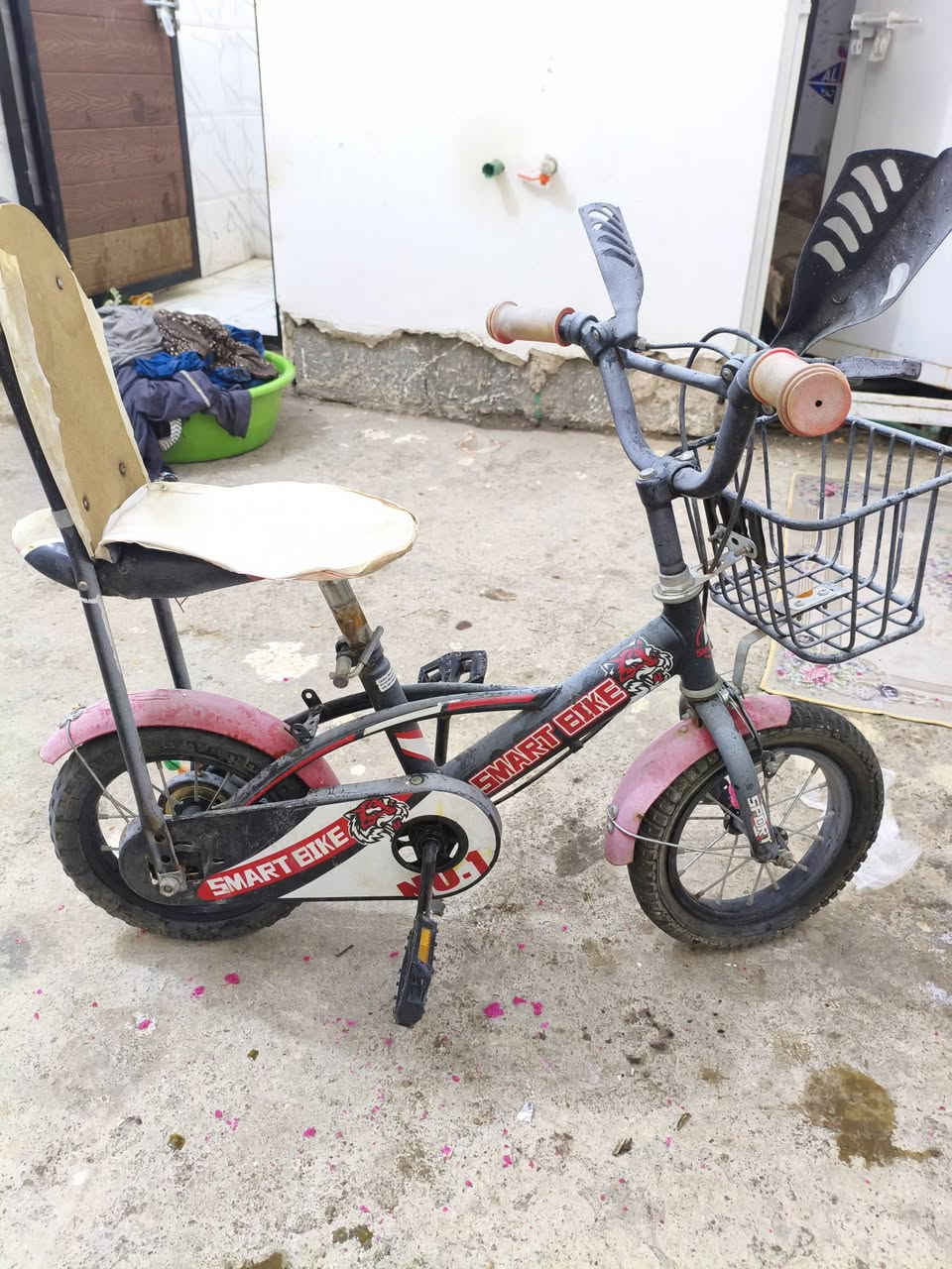 بايسكل للبيع كامل ونضيف جديد  
***********
