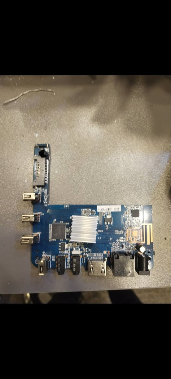 يتوفر TV Box  ذاكره عشوائيه ٥١٢ و مساحة التخزين ١٠٢٤ واحد تيرا طياره بمعنى الكلمةانسى التقطيع وبسعر  10  الف  توصيل مجاني بس ..يجيك بورده دون كفر


**إذا كنت صاحب هذا الإعلان وتريد حذفه لأي سبب، رجاءا أرسل رسالة إلى الدعم الفني**