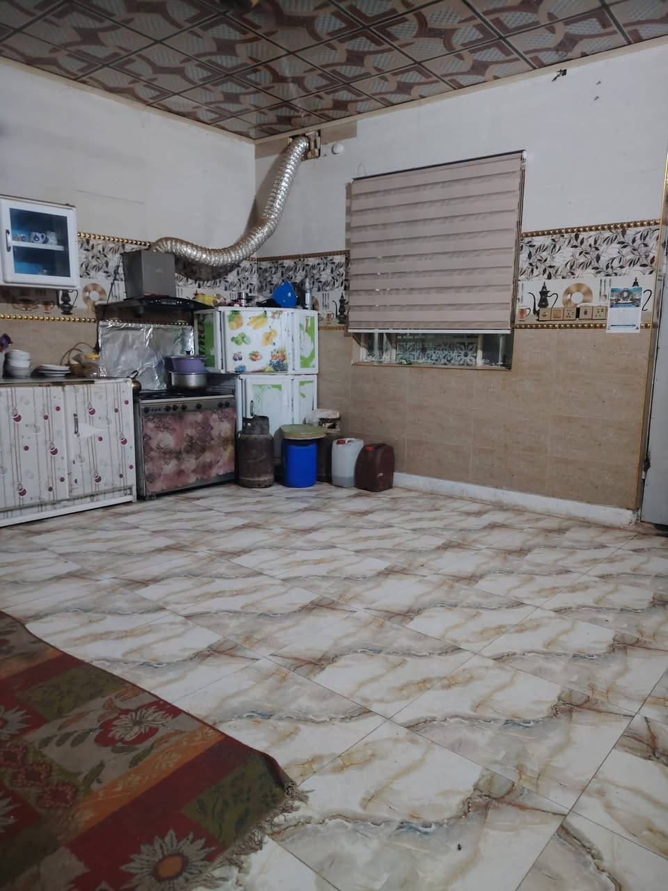 مسلام عليكم بيت اللبيع منطقه حيل سبل نزله الوله كبال صيدليت ايات بل ناهايه بيت نضيف مرتب شراي خلي ايخابر ***********
