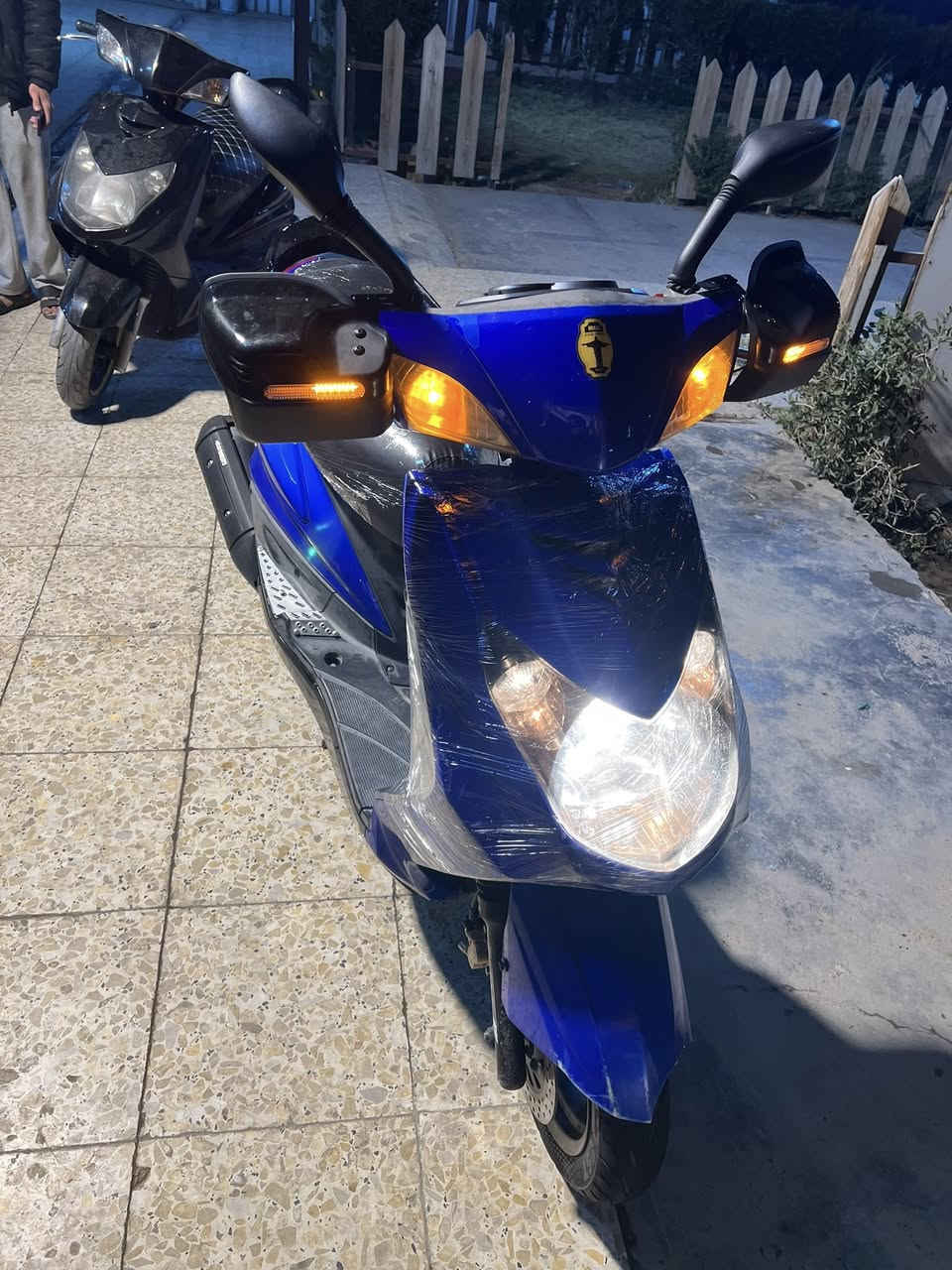 سلام عليكم دراجه سكنس فحل نوزل دراجه نظيفه كلش محرك بلادي ممفتوح كهربائيات كلهه شغاله تايرات جدد دهن جديد اديرله امزويل كفراتهه نظيفه دشبول إلكتروني يتغير الوان باتري جديد دراجه مال رمبه مكاني بغداد السيديه قرب مدينة الألعاب الكرخ الاتصال *********** بي واتساب سعرهه 950 وبيهه مجال
