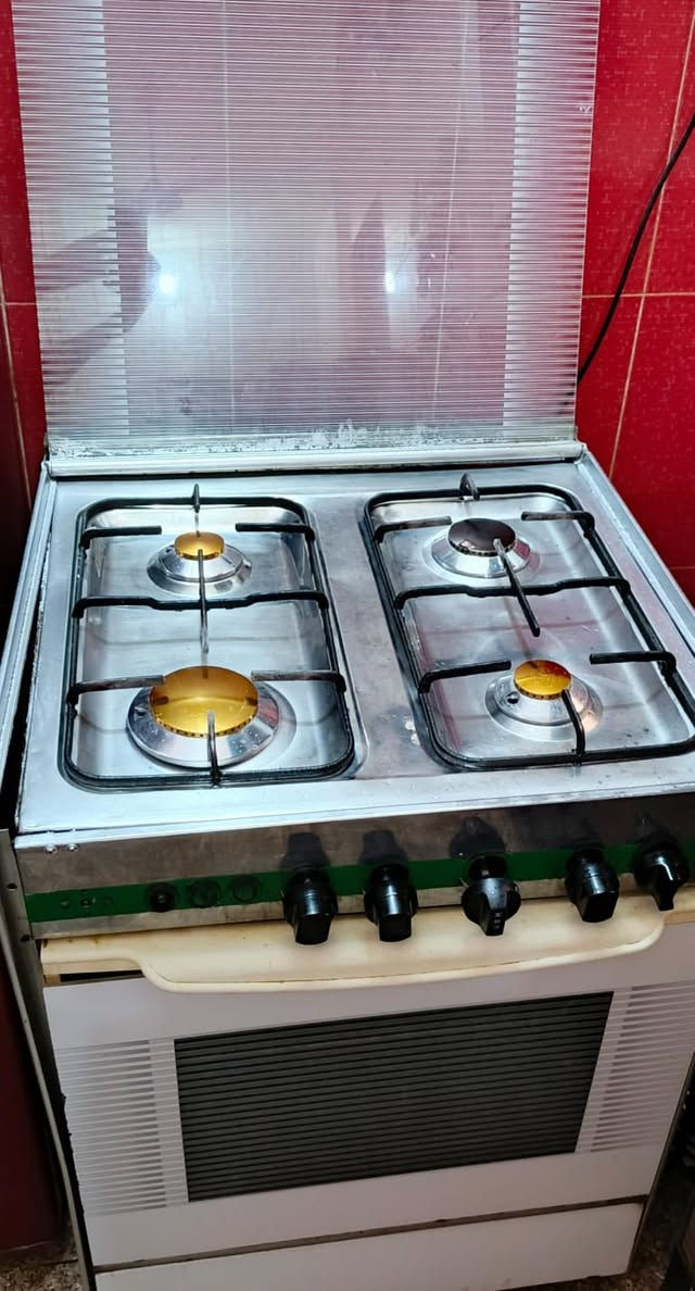 ‏طباخ إيطالي نظيف سعر مناسب وهذا فرن نظيف عنوان بغداد الحرية اللي يريد هم يدخل خاص يراسل لو يتصل على هذا الرقم *********** بي وتساب
