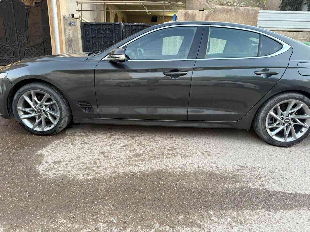 جينيسس G70 موديل 2022
رقم بغداد بأسمي‏***********تواصل واتساب فقط 
المحرك: 2000 تيربو
 السعر 170 ورقه  بيها مجال بسيط
الدفع: خلفي
حادثها مقدمة الجاملغ الأيمن  وباب كلير  وشبر مقدمة جاملغ ايسر   بدون  دواخل 
رقم الشاصي KmtG34ta3NU099626

المواصفات:
• بصمة تشغيل
• تشغيل عن بعد
• كشنات ميموري سيت
• كشنات تدفئة 
• 5 وضعيات قيادة
Eco - Comfort - Sport - Sport Plus - Custom

• Auto Hold
• سستم سماعات Lexicon
• داخل أبيض جلد بقلاوة
• كاميرات جانبية تظهر داخل العداد مع الإشارة
• شاشة كبيرة
• عدادات ديجيتال
• رادارات أمامية وخلفية وجانبية
• حساسات أمامية وخلفية
• نظام تحديد المسار
• لايت LED أمامي وخلفي
• دخول ذكي مع إنارة ترحيب
• قيادة ذاتية
• مثبت سرعة مع تحديد مسار
• تحذير فتح الباب عند وجود سيارة قريبة
• قطعتين تبريد
• كشن السائق حضن بوضعية Sport و Sport Plus
• ماسحات أوتو تتحسس المطر
• ترحيب شعار Genesis
• نقطة عمياء
• شفتات ستيرن السليمانية, العراق

