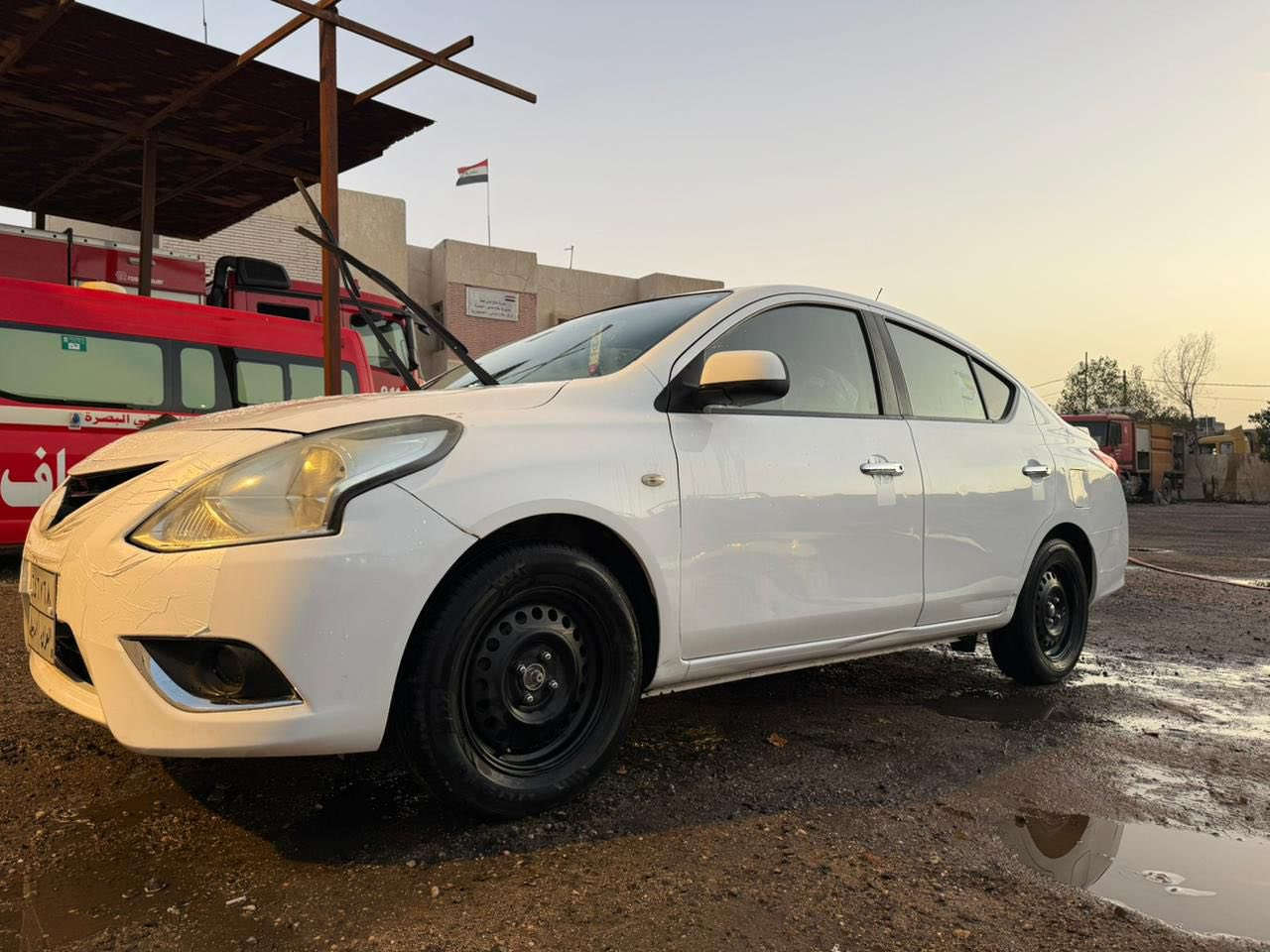 سلام عليكم نيسان سني هندي
مديل 21 
سيارة ماشية ٩٧
بيها فقط بارد وبي دي ار بلصندوك 
سعر ١٠٣ وبيها مجال قليل 
عنوان البصرة 
رقم الهاتف ***********
