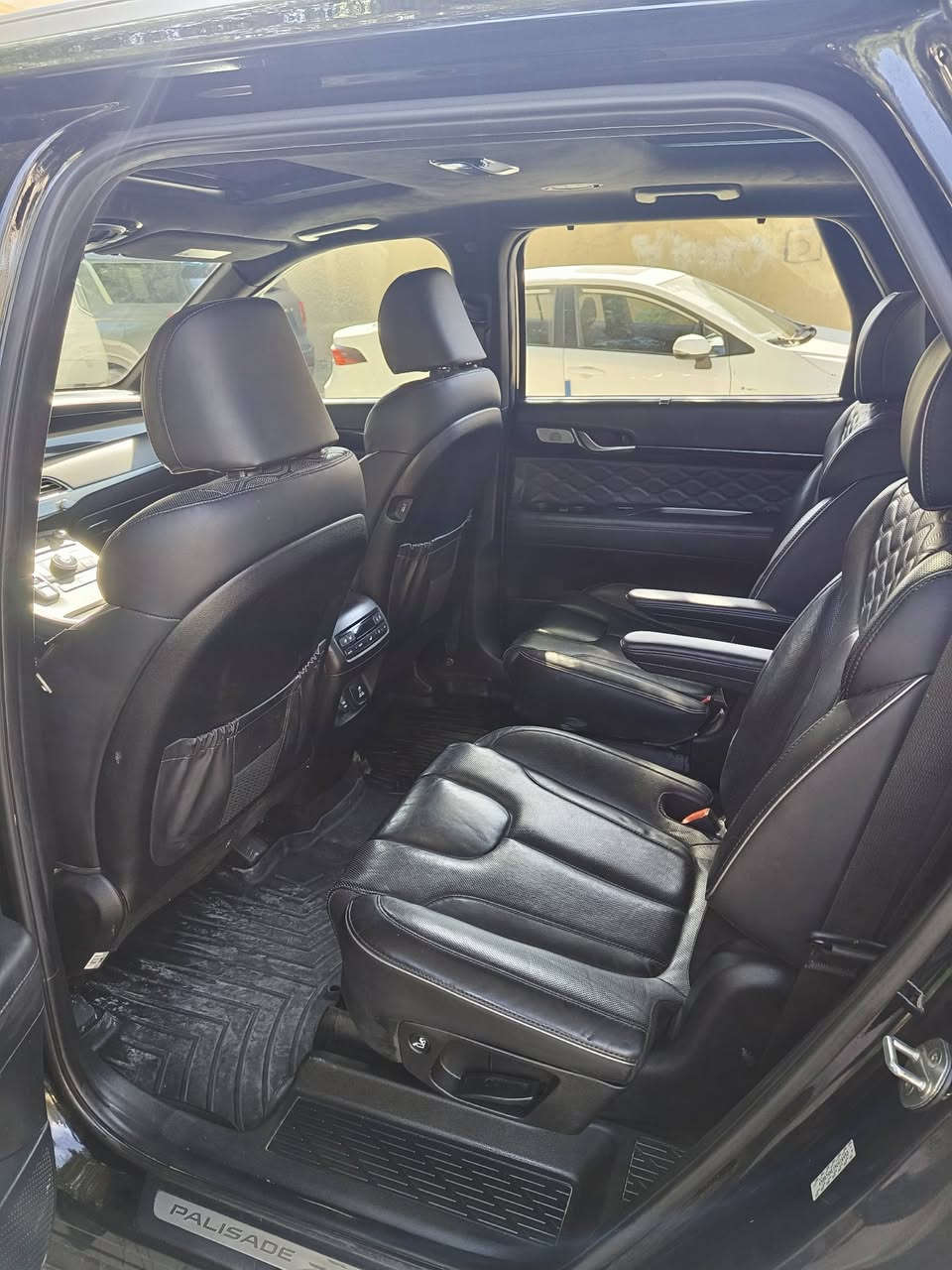 السلام عليكم 
هونداي باليسايد 2022 أمريكي 
مواصفات كالكرافي ، أعلى فئة بيها و معروفة مواصفاتها ( فول من كلشي )
ضربتها موضحة بالصور ، رقمها كربلاء 
السعر 265$ ورقة 
العنوان : كربلاء 
للاستفسار: ***********
