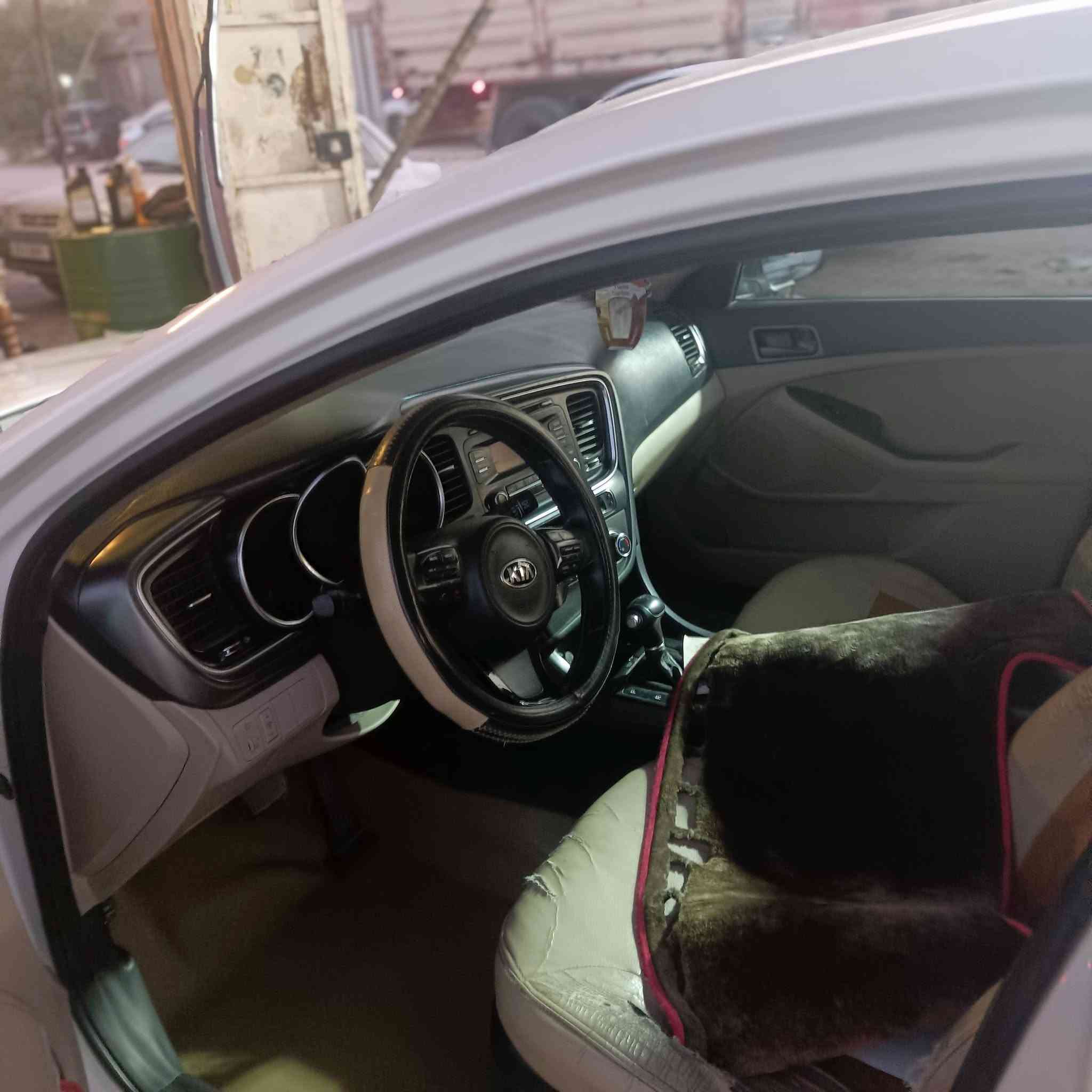 كيا اوبتيما ١٤ شكل ال١٥ خليجي ٢٤٠٠
بيها ٣ قطع تبديل بدون دواخل والجنطة بيها بارد 
السيارة خير من الله تدفئة تبريد 
مكاني نجف 
للاستفسار ***********
