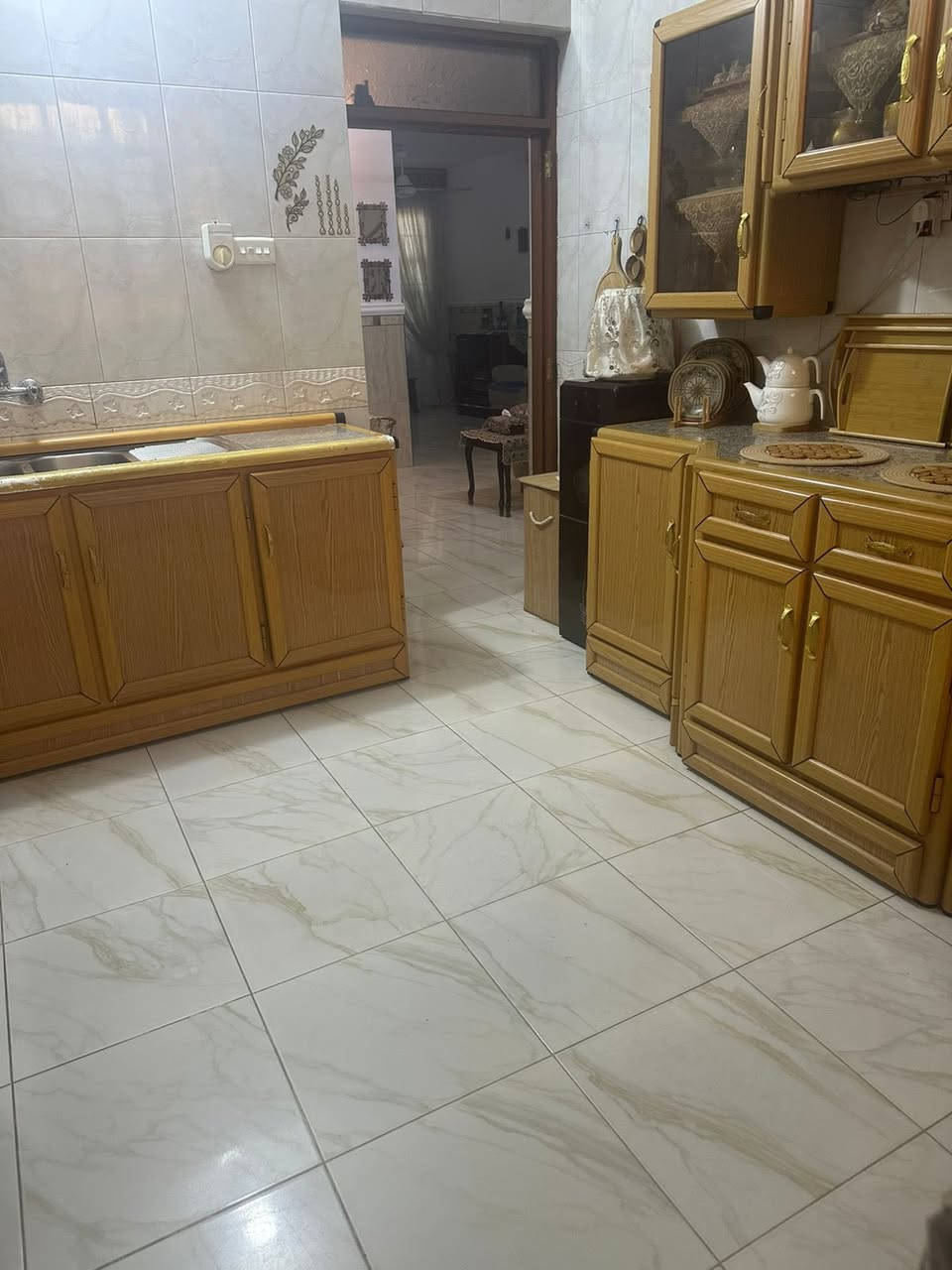 🏠 بيت للبيع في الفلوجة – الضباط الرابعة

📍 بالقرب من شارع 60 الفلوجة

🔹 المساحة: 150 م²
🔹 الواجهة: 7.5 متر
🔹 النزال: 20 متر

يتكون البيت من:
✅ 3 غرف نوم
✅ صالتين
✅ استقبال
✅ مطبخ
✅ 2 مناور
✅ 3 حمامات (أعزكم الله)
✅ مخزنين PVC

منطقة هادئة ومخدومة، وموقع مميز قريب من شارع 60 الحيوي
📄 طابو صرف 

💰السعر :  ١٥٠ مليون قابل للتفاوض

📞 للاستفسار  الاتصال على الارقام التاليه 
***********
***********
***********

#ابوميلان #عقار #الفلوجه #ا #استثمار
