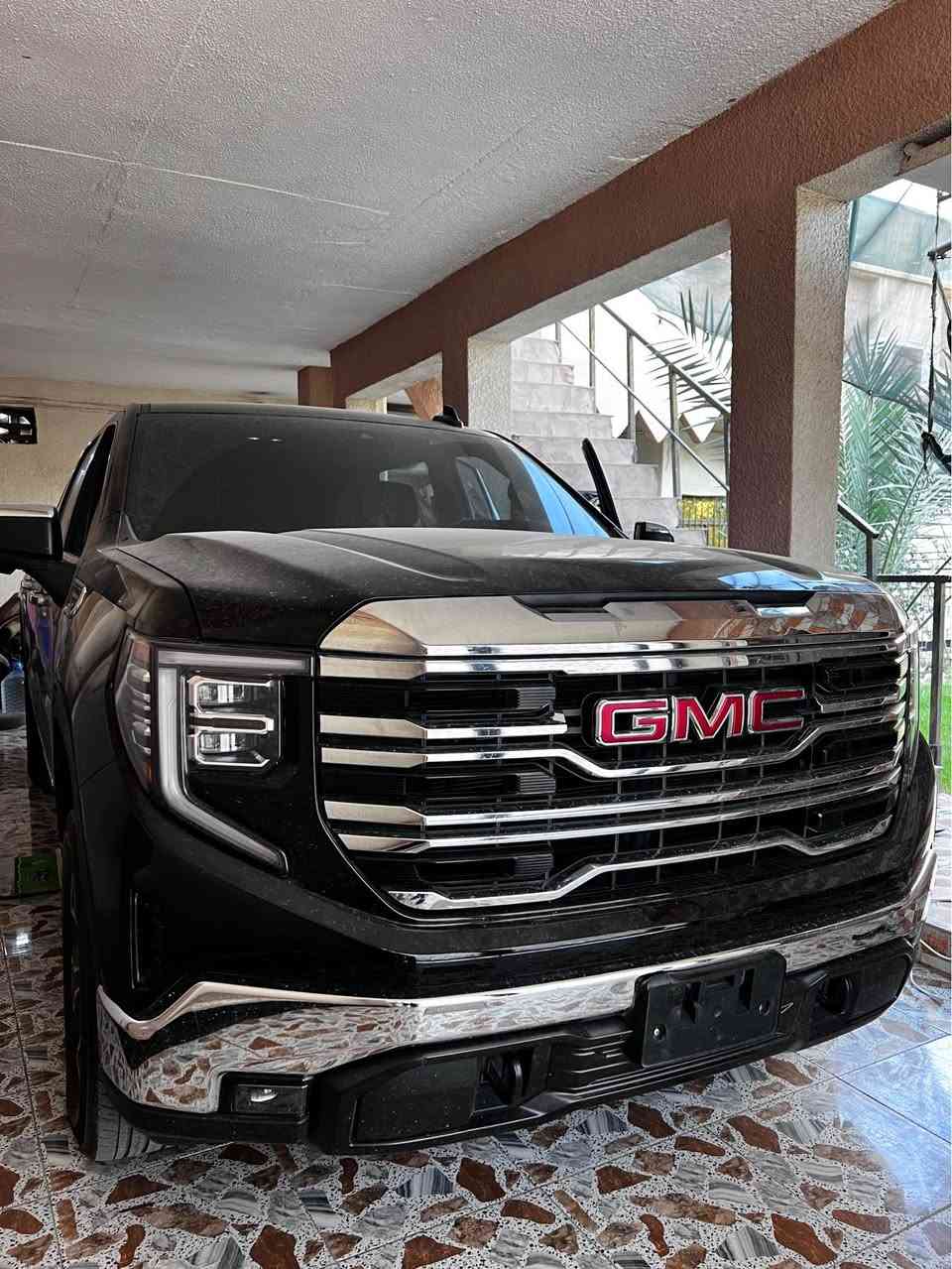 السيلام عليكم جمسي سيرا 2024 
السياره داخله تقرير  
كفاله عامه السياره اخت الزيرو 
موصفات slt
كشنات جلد 
صندوك كهرباء 
شاشه جبيره
4x4
كامرتين
باب طويل بدي قصير 
مكينه v8 5300
كشافات بلمري الجانبيه
بحالة الوكاله ما نقصه اي شي 
اتصال ☎️ فقط *********** البصرة, العراق
