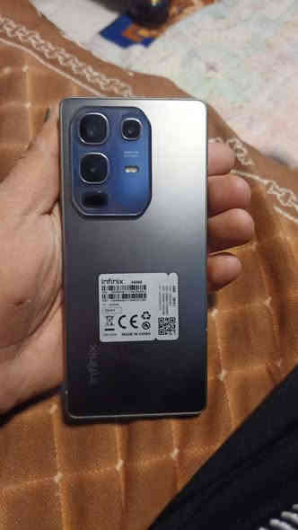 جديد صار لي 20 يوم اخذته البيع 200الف قفل ***********
