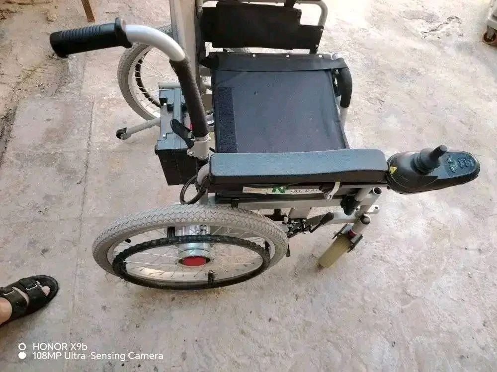 للبيع كرسي كهربائي متحرك كامل الأدوات نقص فقط بطارية انتركت فتره بدون شحن وبعد ما اشتغلت عرض المقعد 56 يتحمل اوزان ثقيله  استخدام قليل السعر 325
العنوان بغداد العبيدي


**إذا كنت صاحب هذا الإعلان وتريد حذفه لأي سبب، رجاءا أرسل رسالة إلى الدعم الفني**