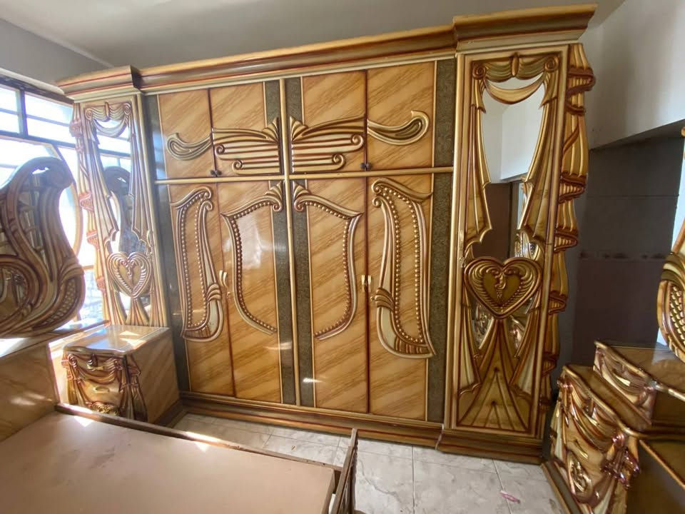 غرفه نوم  متسعمل بس بعدها جديدة ونظيفه خشب عراقي ديكور تركي للبيع بسعر مناسب
مكانها بغداد الدورة 
للتواصل ***********
