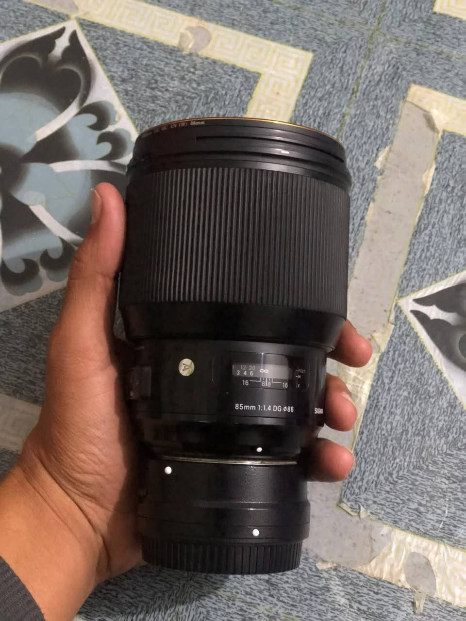 عدسة نيكون 85سكما للبيع بدون هود النضافه مثل ماتشوف *********** اتصال متواجد خاص

