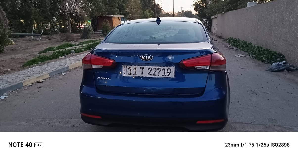 للبيع سيارة نوع كيا فورتي 2018 محرك 2000 دوش  مشدود بيها ايضا منظومة غاز يعني تفول بسعر8000 الاف دينار  وبانزين عادي تستقبل بدون دوانز  بيها صبغ قطعة وحدة البنيد بدون دواخل وبدون ايرباك  محرك وكير تمام  السيارة حلوة وكاعدة تحتاج زوج دبلات امامي نص عمر بيها  رقم جديد بسمي بغداد  بيها شوية باردات هم   وتجي وتشوف بعينك مكاني البياع المواصلات 
*********** السعر  ١١٩  ورقة
