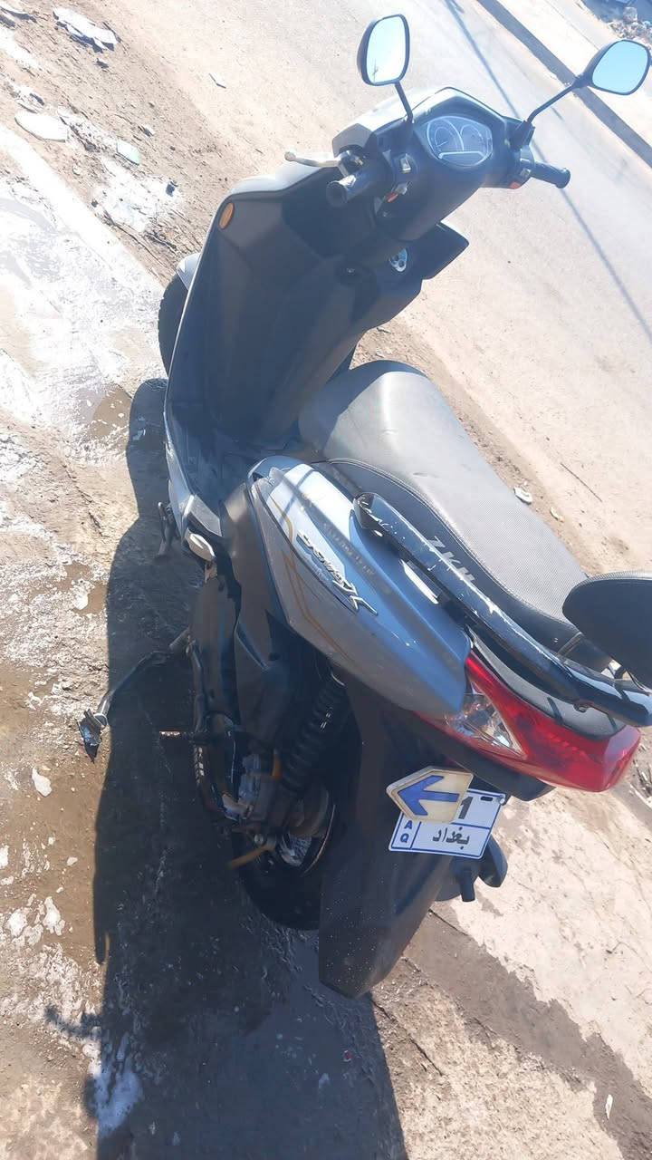 سكنز صيني مكفول كهربايات سلف كلها شغاله سعره ٥٥٠ الف ***********
