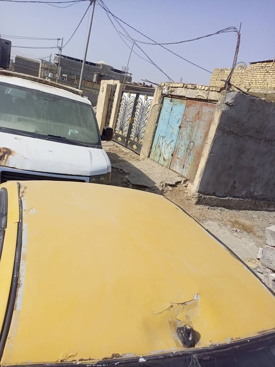 السلام عليكم سمند للبيع مديل 2012 بصره رقم جديد انكليزي وسنويه جديده مصفره هيئه وغرامات
تبريد شغال
حدادية جديده 
مشط جديد 
بس بيها خياسات يرادلها ترتيب 
واي استفسار بالخدمة   
الاتصال على الرقم‎
‎***********
متوفر واتساب 
مكان البصرة ابي الخصيب الحي العسكري 
سعر السيارة23
