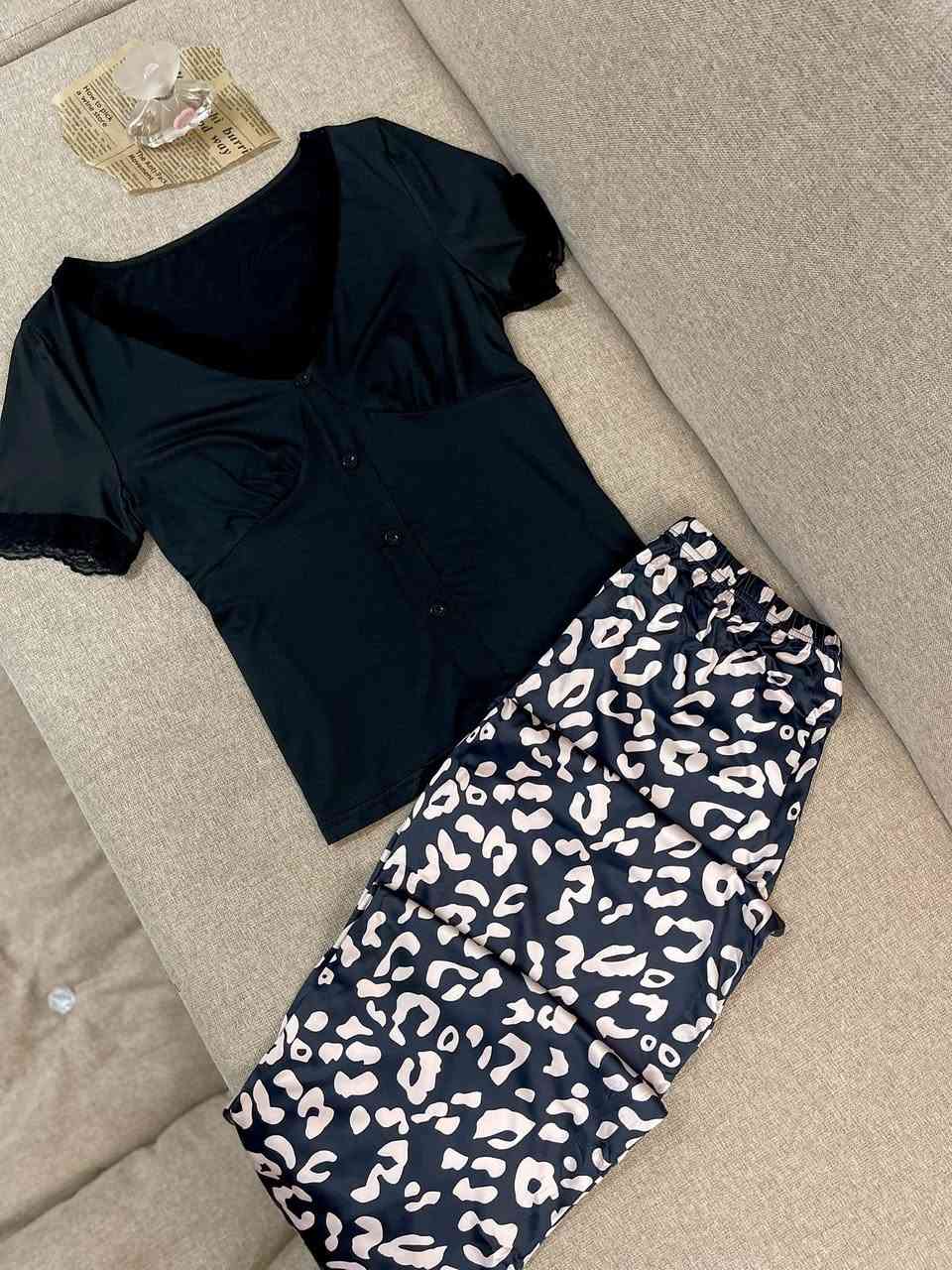 نبدي بموسم الدلال والرحه والاناقه😍☀️
تراك بيتي قماشه قطني مطاط ناعم ومريح🫦✨
كل القياسات متوفره اسعارنا من ١٠ وجوه


**إذا كنت صاحب هذا الإعلان وتريد حذفه لأي سبب، رجاءا أرسل رسالة إلى الدعم الفني**