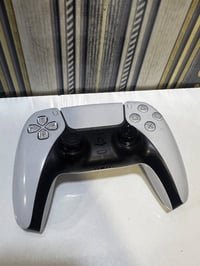 جويستك PS5 • قاعدة شحن • مستعمل قليل