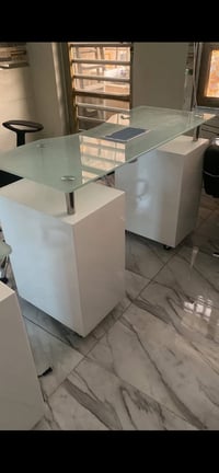 ميز أكريلك • غير مستعمل • جهاز ليزر كاندلا