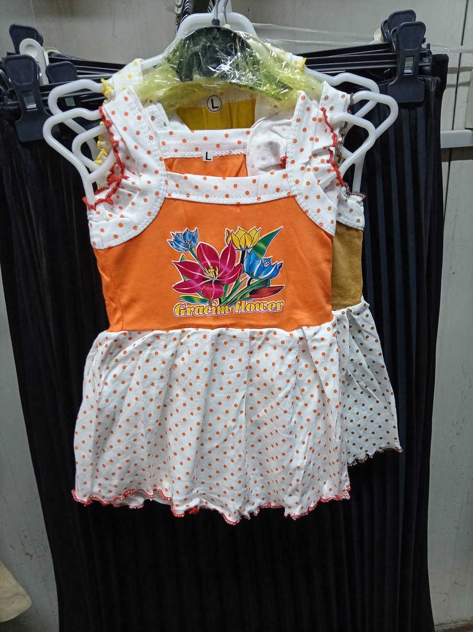 بدلة بناتي أحجام S-M-L- سعر القطعة ٢٠٠٠ الفين دينار فقط عنوان مجمع عامرية الفلوجة العيادات مقابل الإطفاء


**إذا كنت صاحب هذا الإعلان وتريد حذفه لأي سبب، رجاءا أرسل رسالة إلى الدعم الفني**