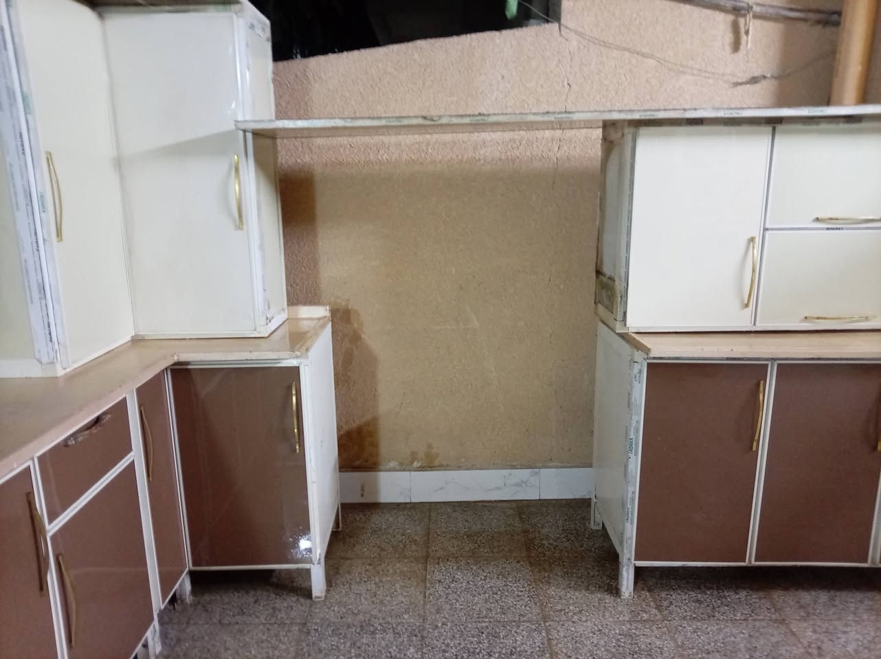 كاونتر للبيع المنيوم الثكيل شراي اتفضل خاص أو اتصال على الرقم***********
يوجد توصيل محافظات

