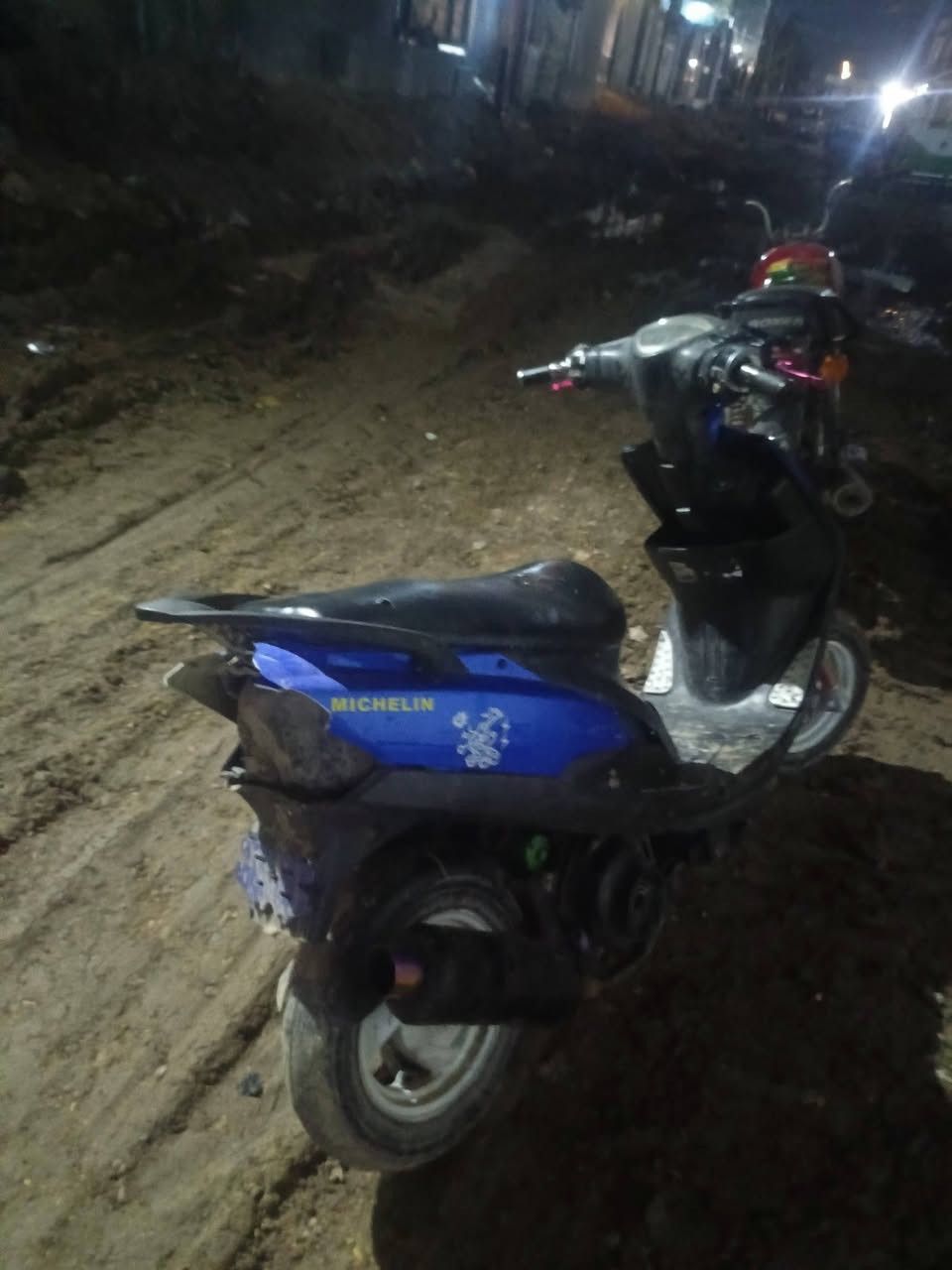 سلام عليكم ماكس عدله مفتوحه ب300 وبيه مجال مكان حله جسر الثوره  ***********
