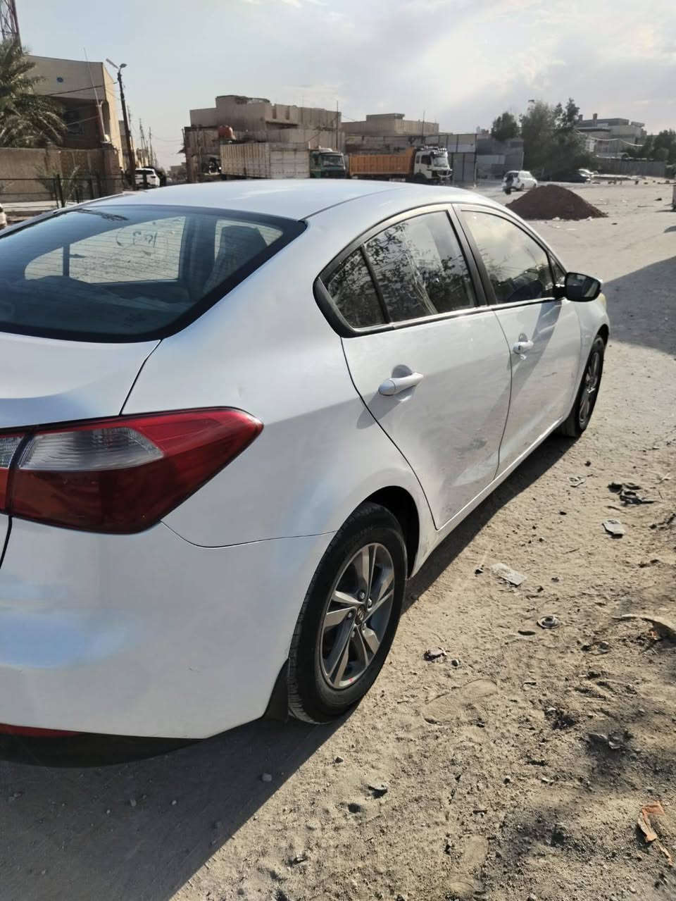 السلام عليكم
للبيع سيراتو 2015

رقم كربلاء 

بيها صبغات

السياره مال جناي 

تبريد خير من الله 

كهرباياتها كلها شغاله 

 كير مكينه حداديه خير من الله 

اسعر 105  

اسياره امداور ثاني يوم 

مكاني نجف رقم الهاتف 

***********

ملاحضه اني مكلف بالنشر
