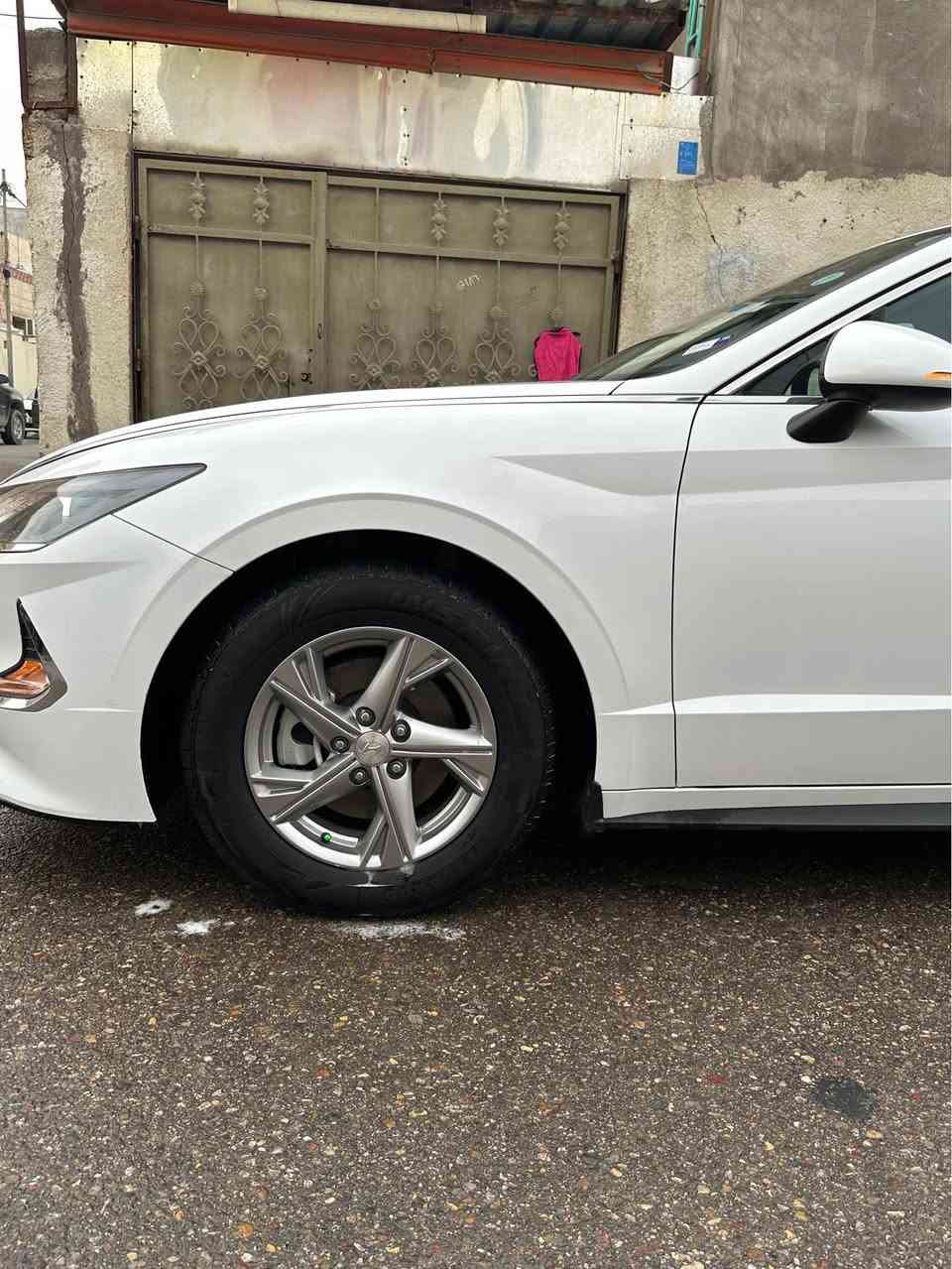 السلام عليكم 
للبيع او مراوس حسب الرغبه 
سياره بيها ربع بنيد صبغ بدون دواخل 
وبارد بل باب مال عبري شبر باقي سياره كفاله 
هاتف *********** 
سعر 190$وبيها مجال البصرة, العراق
