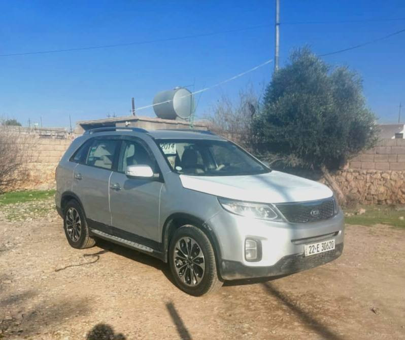 سورنتو 2013 رقم اربيل دولي شرط التحويل 
مصبوغ عام  ..بجم كبس 
محرك6سلندر 
فول مواصفات عدا الفتحه 
كشن كهربائي ٧راكب تبريد ٣قطع 
بصمة ..تبريد شاشه 
السعر 125
مكان السياره موصل ربيعه 
***********واتساب
