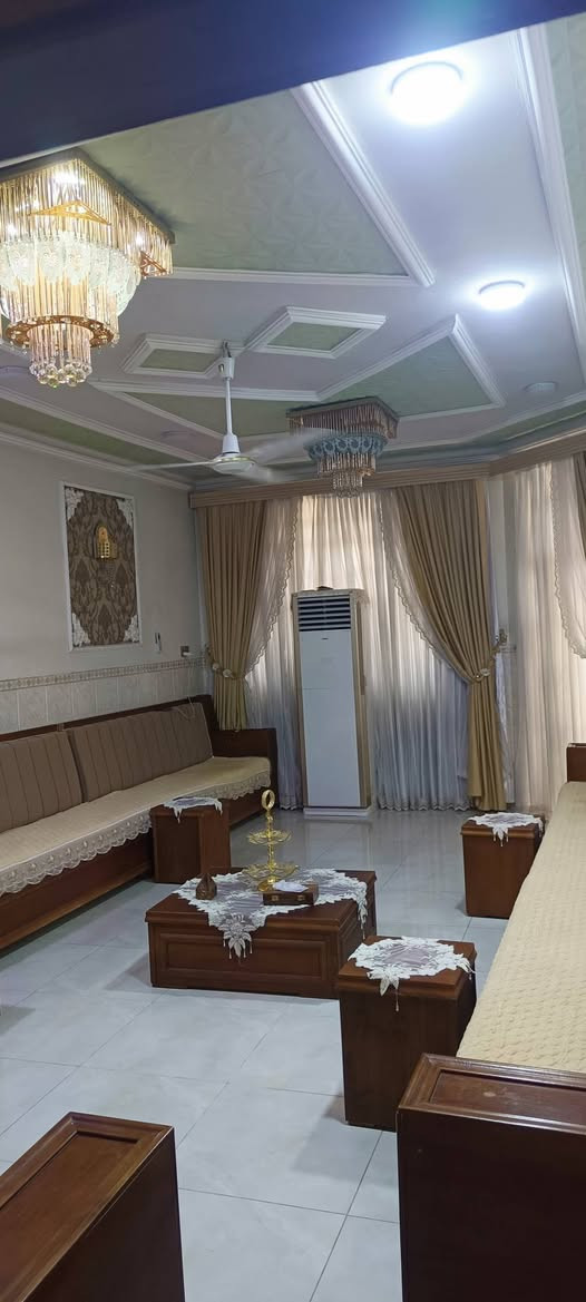السلام عليكم مكلف بل نشر بيت مع الحديقه المساحه 700اصلاح زراعي 
للبيع حي العسكري عل روائي قرب الساده البخطه السعر سبعين مليون وبي مجال  ملاحضه البيت اصلاح زرعي بدون سند ***********
