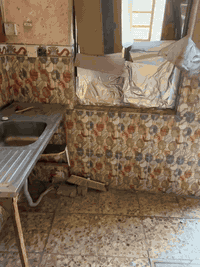 مشتمل 50 متر للايجار
يحتوي على غرفه و استقبال و مطبخ و ملحقات 
عنوان جكوك الاساتذه مجمع الكرفانات 
***********
