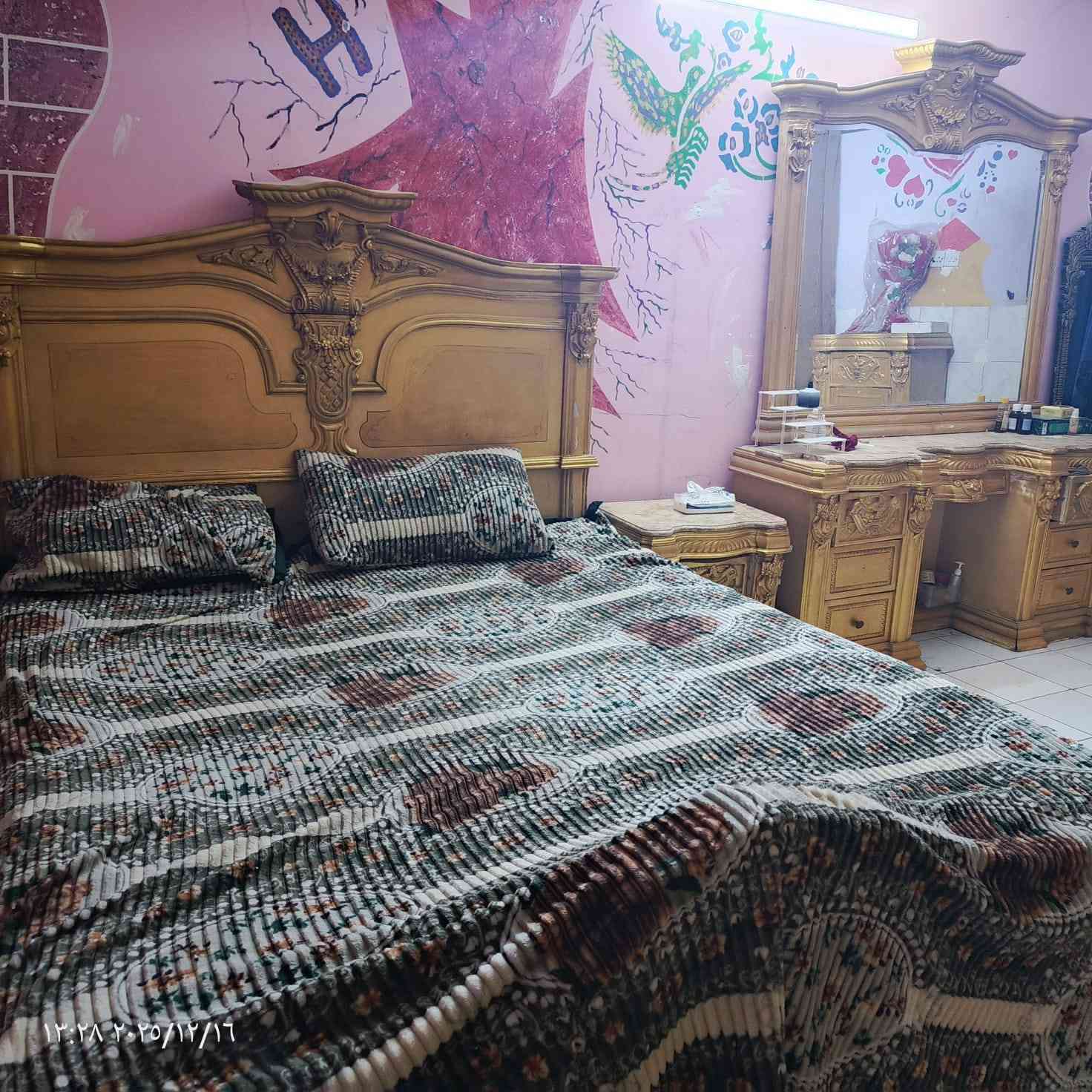 غرفه مصريه مستعمله غرفه كاملهمن كل النواحي بالاضافه الى دوشك تركي جديد 
______________________
السعر 600 بيه مجال
______________________ 
الهاتف: ***********
