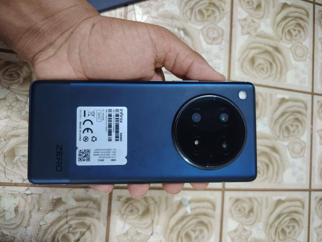 infinix zero 40
جديد استخدام يومين
الكامره حلوه تخبل
256/12
جهاز راقي والله 
سبب البيع احتاجيت فلوسه والله 
واتساب فقد متواجد 
***********
