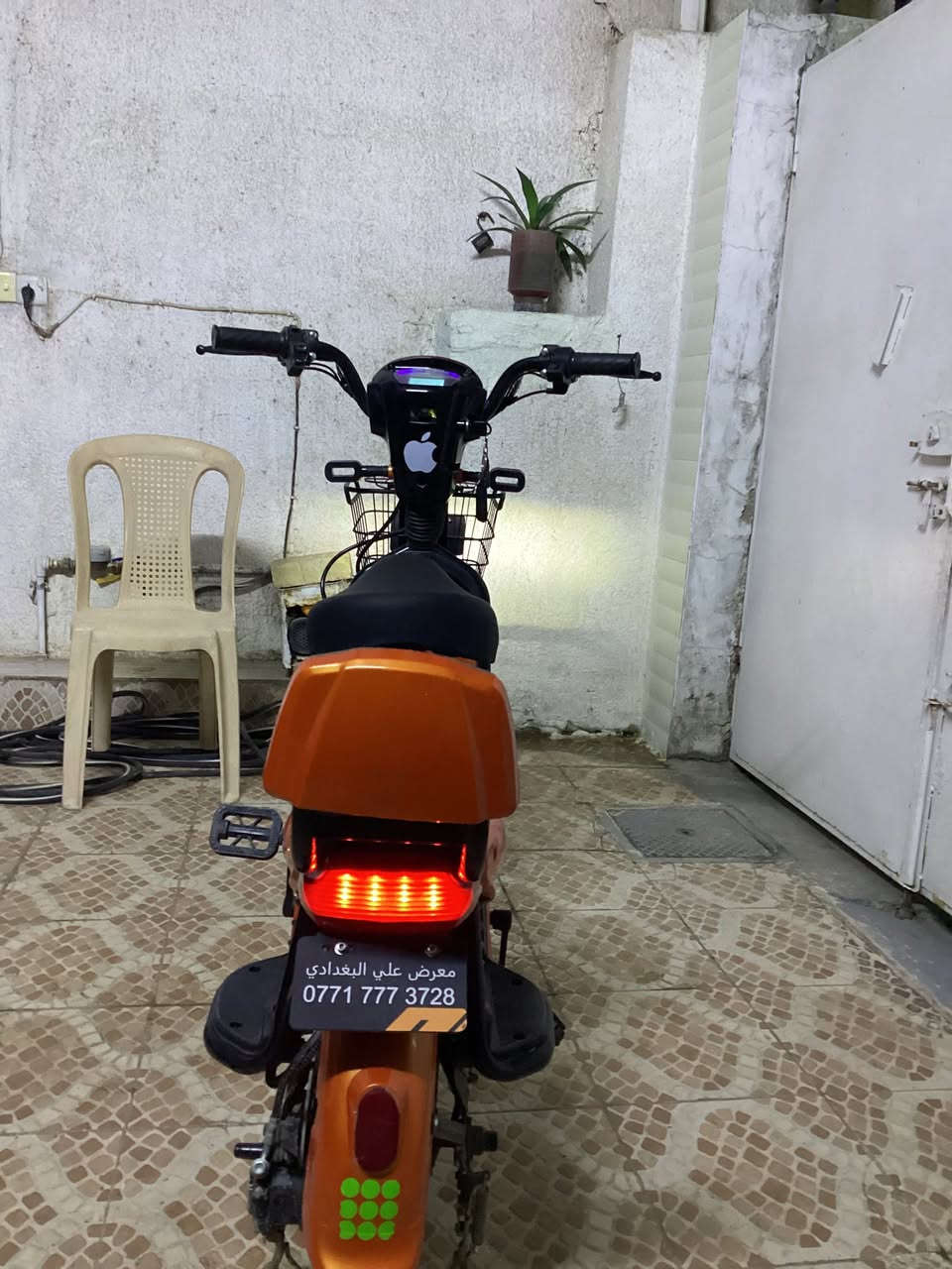 عنواني محمودية حي السلام.
السلام عليكم عندي دراجة شحن للبيع  دراجة نظيفة مابيها شي بس البريك الخلفي ميشتغل  تحتوي الدراجة على (بصمتين ومفتاحين) تشغيل عن بعد الاستفسار (***********).
