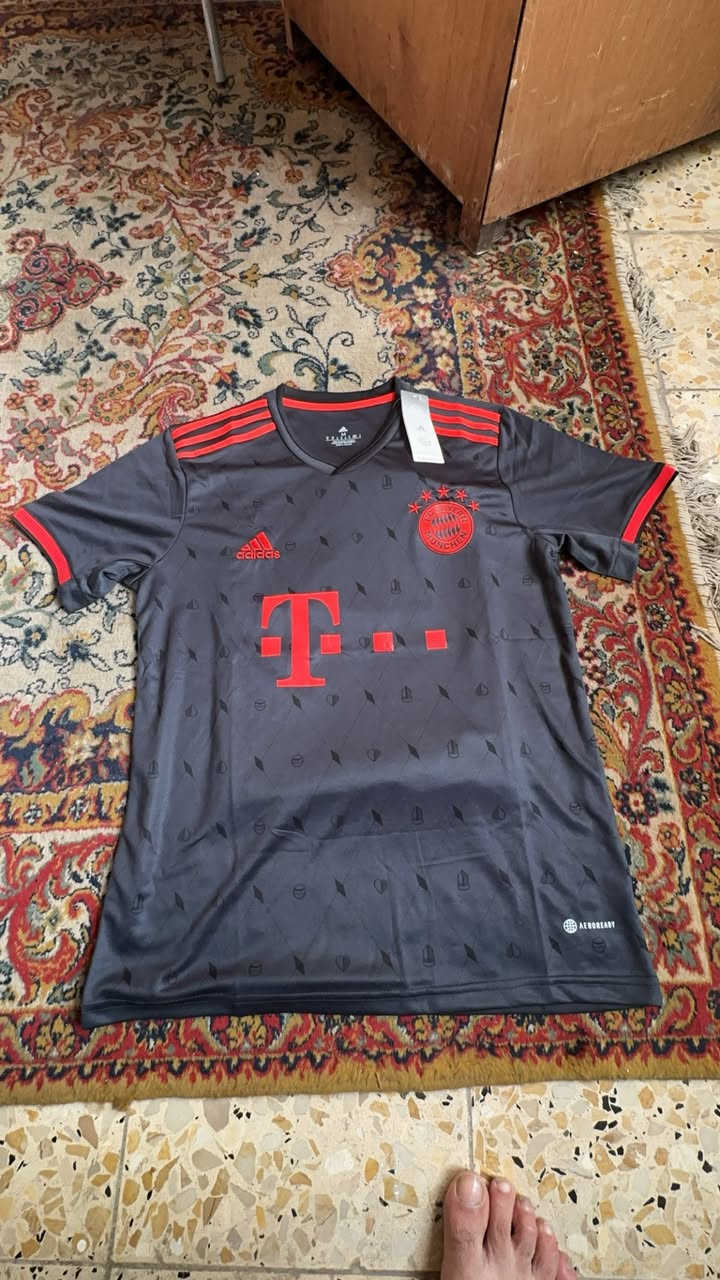 دريسات كلهن اصلي وكاله شركة نايك واديداس وامبرو 
الواحد 15 ثنين 25 يوجد توصيل جميع المحافظات 
مكاني بغداد الغدير ساحة نيسلون
***********
