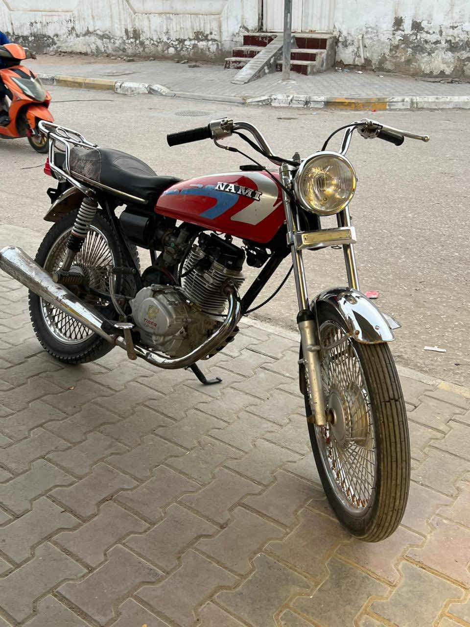 للبيع تايكر كلك دراجه نضيفه
مكفوله سرقه وعشائر مفتوحه بس ولفات 
لاتنقيص لاتبخير حلوه الدراجه عوزهه بس صفاحيات ودشبول السعر 400 وبيهه مجال جداً بسيط مكان الرميثه  اخوان اني مكلف بالنشر هاذه راعي الدراجه ***********
