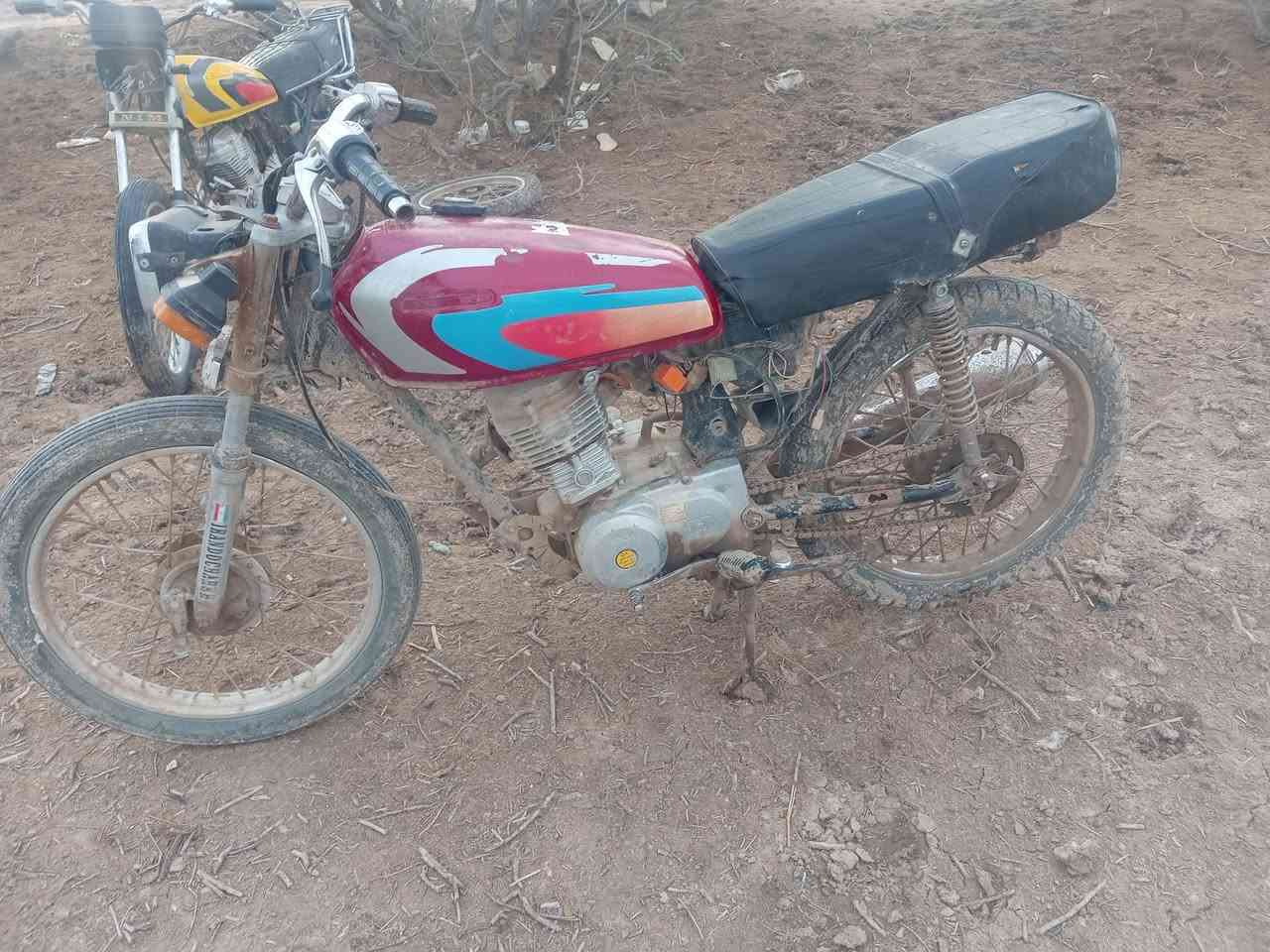 دراجه للبيع الموديل ١٩ كلك مكفولة من السرقه المكان الكوت متواجد خاص ٢٠٠ و بيه مجال ***********
