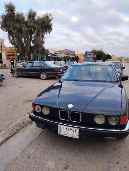 بي ام دبليو سياره مفوله محرك وكير كفاله رقم انبار محرك ٣الاف كير اوتو داخلها فول نضافه تخم تاير صدرها جديد للبيع السعر ٥٠ وبيها مجال للشراي للتواصل خاص او ***********
