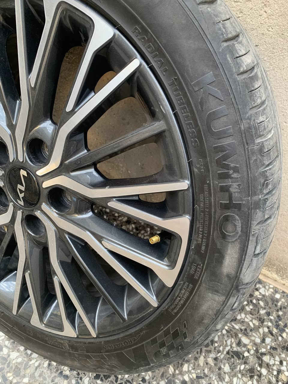 السلام عليكم ويل كب فورتي جيتي لاين مع تايرات كوماهو للبيع ***********
