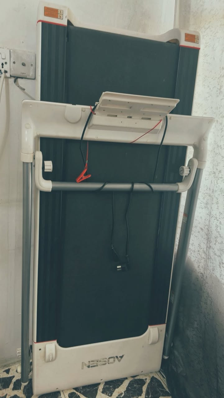 السلام عليكم جهاز جري رياضي استعمال نظيف بالإضافة إلى جهاز اوبتكال / بايسكل رياضي …..
لل استفسار اتصال على رقم ***********
