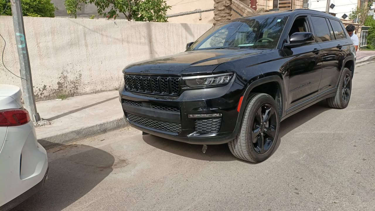 السلام عليكم 2024 JEEP GRAND CHEROKE  L ALTITUDE امريكي 7 راكب ماشيه 12 الف حدثه مرفق بصور بدون لوحات دخول جديد مكان سياره الأعظمية ***********
