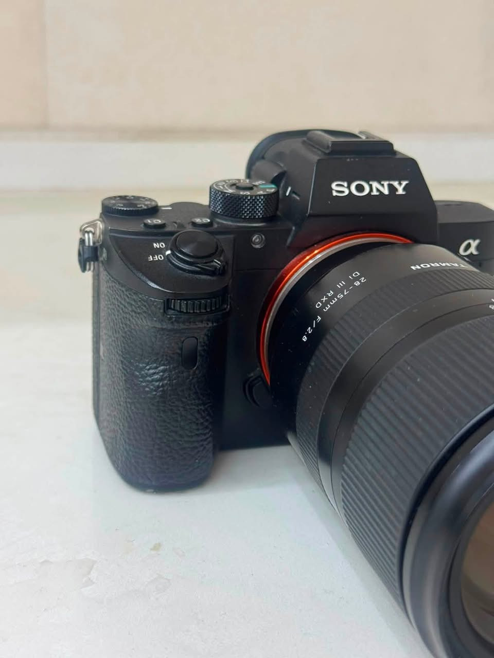 A7r3
للبيع 
Shutter 26904
يجي وياها بطارية وشاحنة مال بطارية

وعدسة 
Tamron 28-75mm F/2.8 Di III RXD
مكاني بغداد السيدية 
***********
