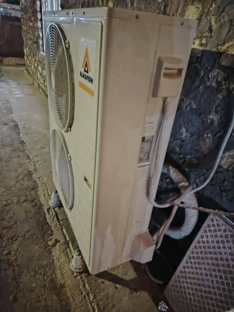 سبلت كنتوري 3 طن جديد صار 7اشهر من اخذته  اريد ابيعه عندي ضرف بسعر مناسب 400الف قفل لتواصل الاتصال
***********
