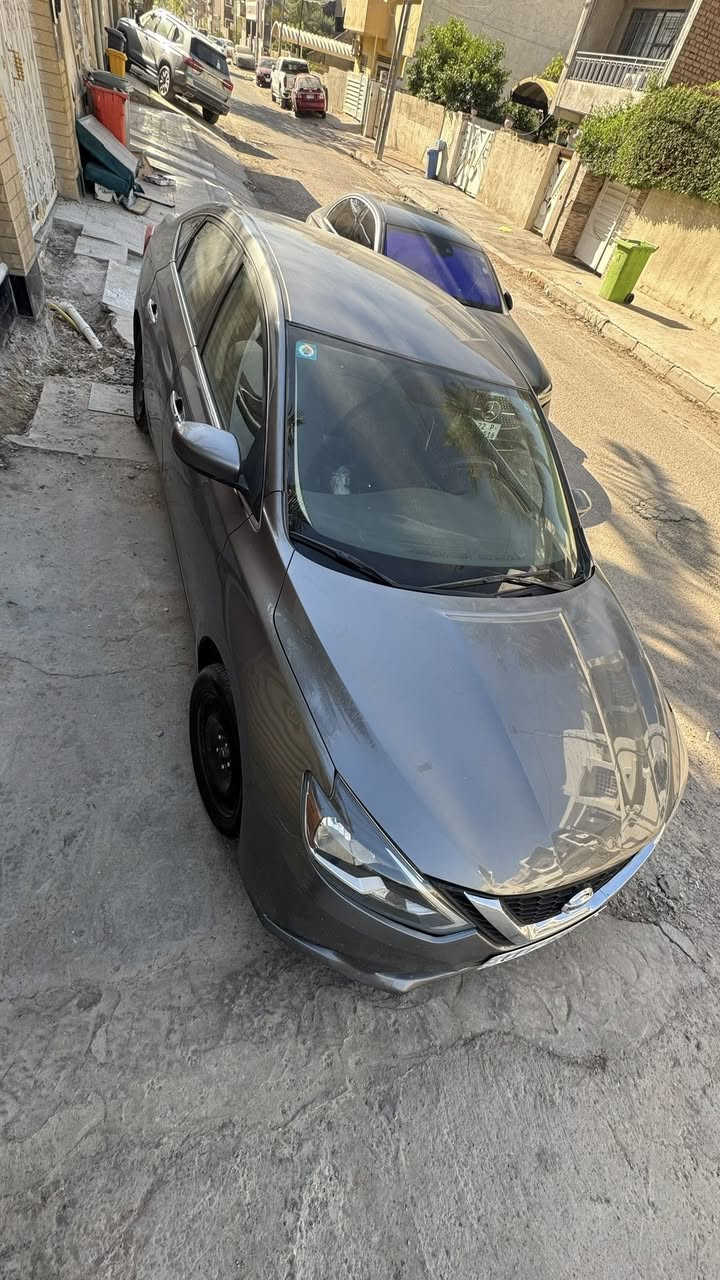 السلام عليكم 
نيسان سنترا 2019 للبيع 
رقم بغداد سنويه جديده قبل شهر جددت
وارد امريكي الحادث
 باب السايق صبغ 
باب خلفي عكس السايق كلير 
هاي من اخذته وموجود السونار القديم 
وصار بيه ضربه بجاملغ السايق بارد 
وبيه شخوط بسيطه 

كير ومكينه وتبريد مكفول 
ماشيه ٧١ ميل قابل للزياده 
مكاني بغداد 
السعر ١١٠
رقم الشاصي 3N1AB7AP8KY352290

للاستفسار ***********
