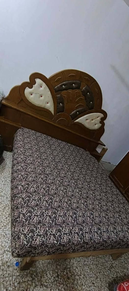 جربايه وميز توليد ب75
مكان حله حي المعلمين 
اليعنده غراض او غرف نوم انشرهن للبيع والي نسبه بسيطه يتفضل خاص 
تابعني يصلك كل جديد


**إذا كنت صاحب هذا الإعلان وتريد حذفه لأي سبب، رجاءا أرسل رسالة إلى الدعم الفني**