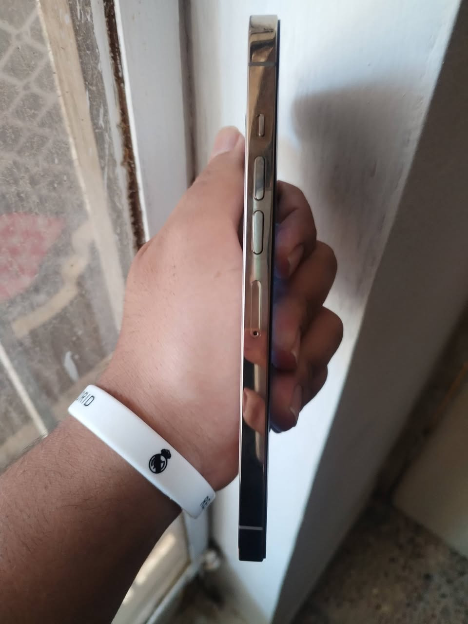 13 برو ماكس مبدل بطاريه وشاشه فيس ايدي شغال جهاز نضيف كلش ذاكرة 255 السعر 450 بغداد الزعفرانيه ***********
