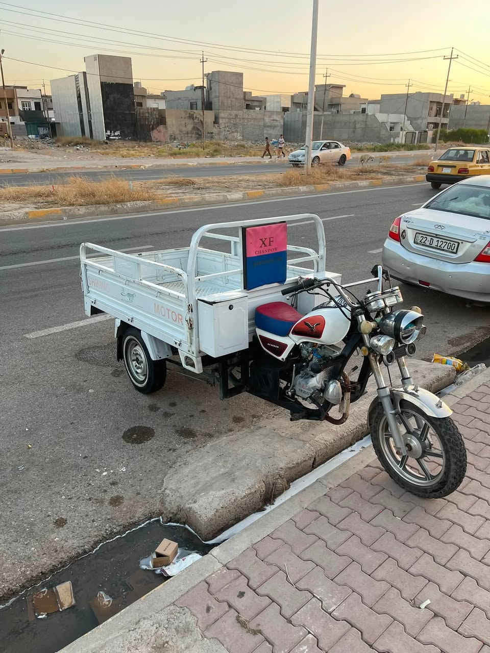 سلام عليكم ستوته سليمانية 
موديل 2023 أوراق كامل 
ستوته ماماقصه اي شي شرط ركبه وشاصي 
سعرها 1450 
مكاني كركوك حي عسكري 
***********‬
