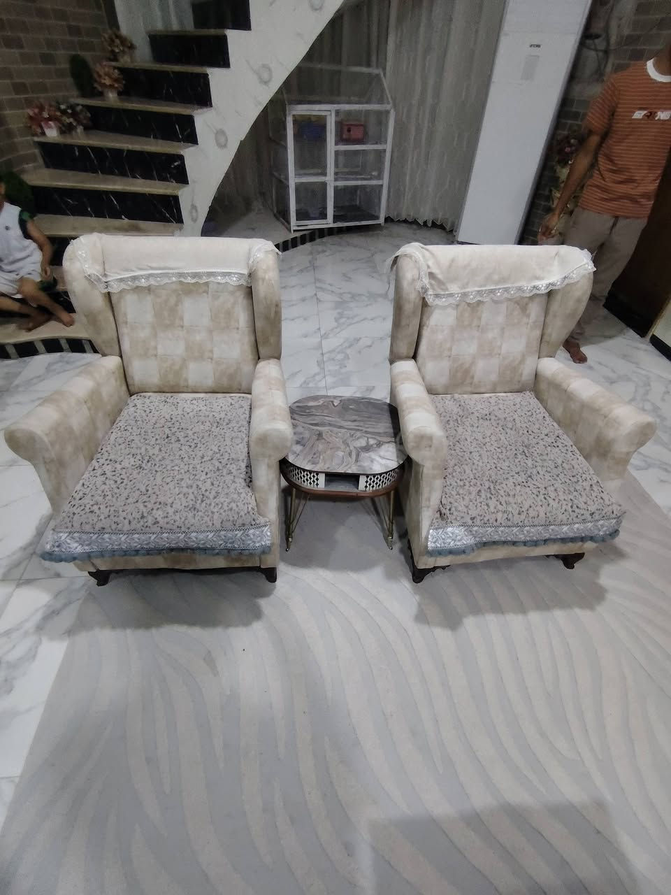 بلااااااااااااااش 
طخم قنفات يحمل 7 نفرات تركي نظافة ممتازة ب 150 ألف *********** العمارة حي العسكري قرب مدرسة المربد
