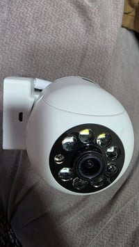 كاميرات مراقبة • قطعتين