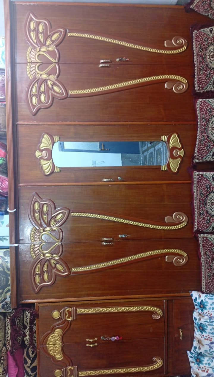 غرفه خشاب البيع سعر 600وبيها مجال 
***********
