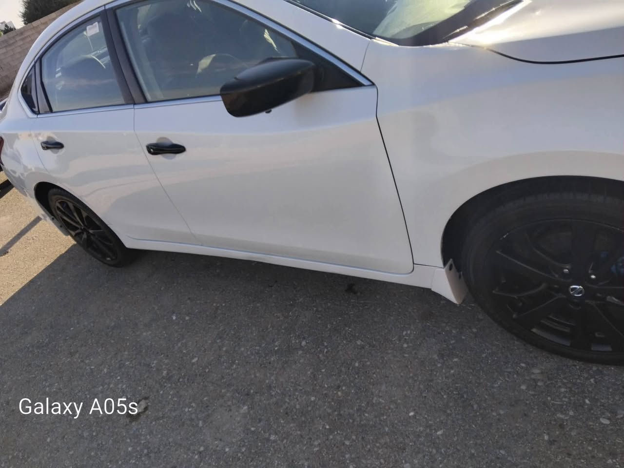 السلام عليكم 

للبيع نيسان اللتيما 2017

              ***********
