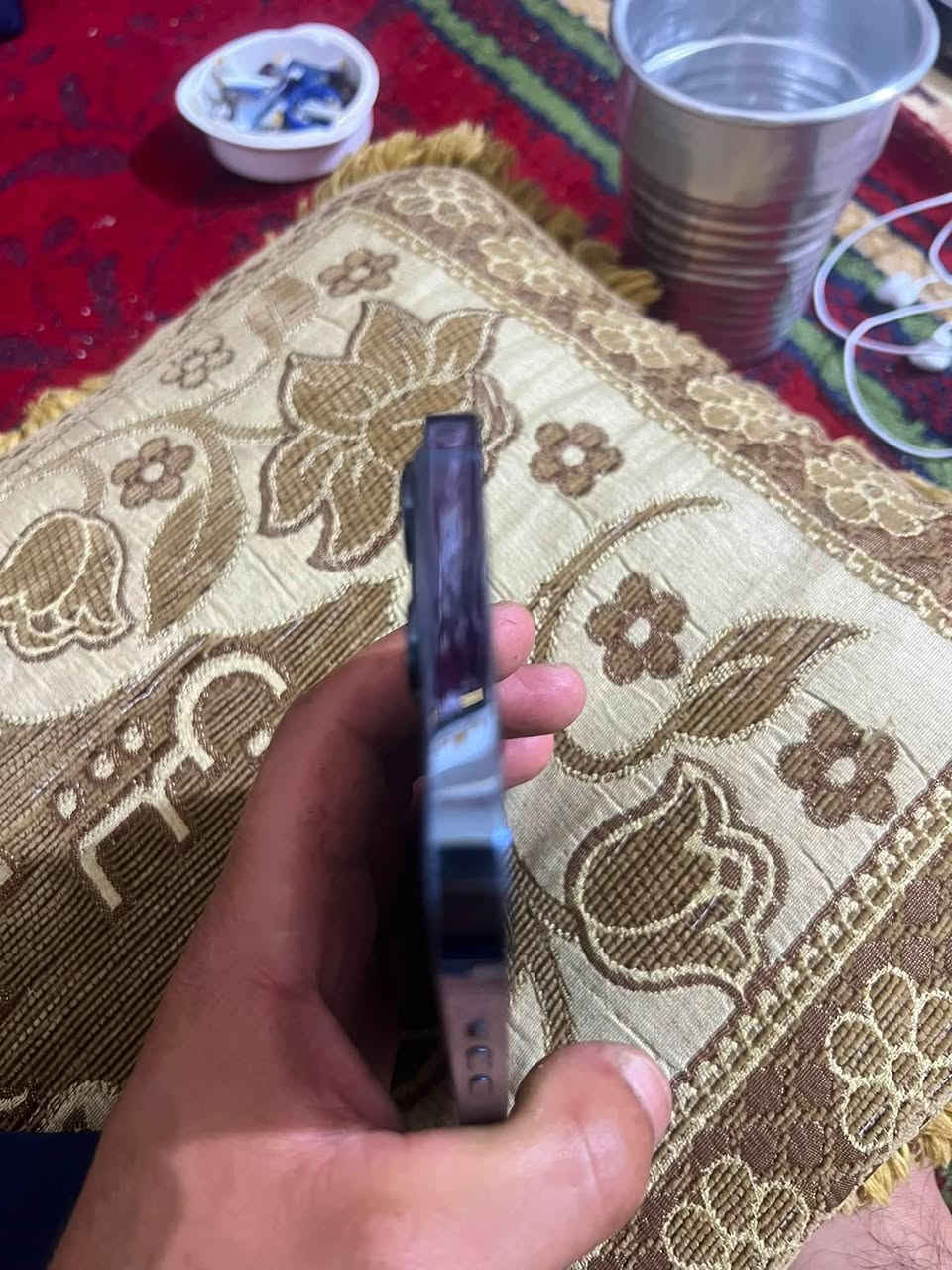 السلام عليكم
13برو ماكس
ذاكرة:٢٥٦
بطارية:74
وتر ما مفتوح بس وگع مني وصارت فطور بالكلاس ما مأثرات باللمس والظهر مفطور الشاصي مرايه زلغ ما بي 
لون :بحري مميز
سعر:٥٠٠ وبي مجال للشراي
مكاني بغداد
الرقم :***********
مو شراي لا تكسر بسعره حبايبي🌷
